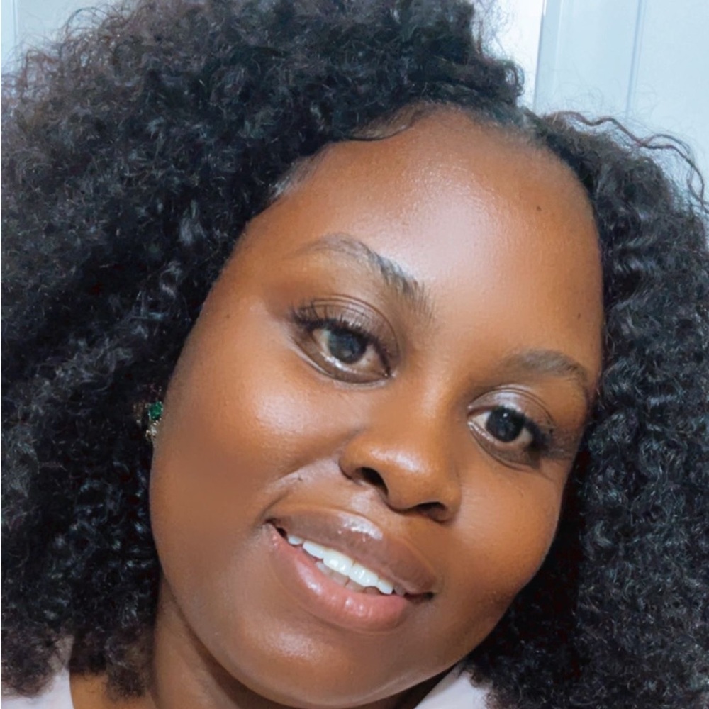 Meet your Posher, Antonielle